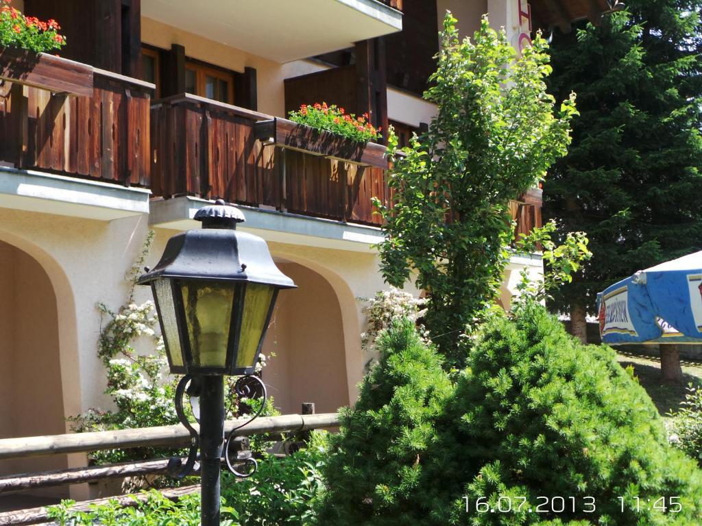 Hotel B&B Casa La Val Tujetsch Ruang foto
