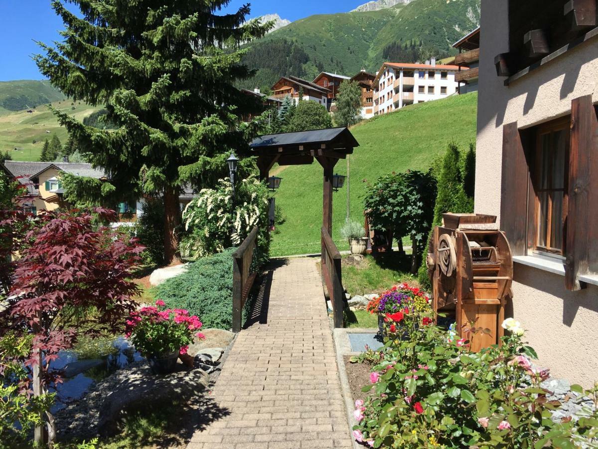 Hotel B&B Casa La Val Tujetsch Bagian luar foto